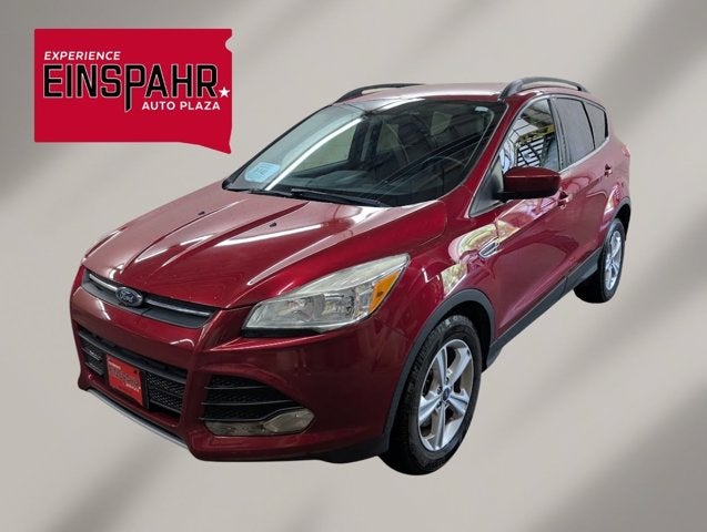 2015 Ford Escape SE in Red — front three-quarter view