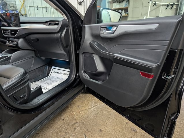 2023 Ford Escape — detail view