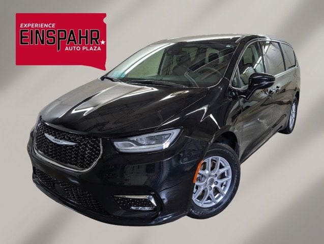 2024 Chrysler Pacifica Touring L in Diamond Black Crystal Pearlcoat — front three-quarter view